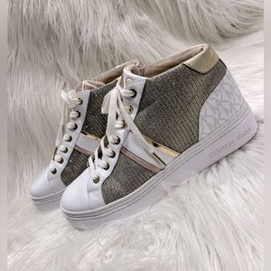 LIKE NEW MICHAEL KORS SNEAKERS 👟